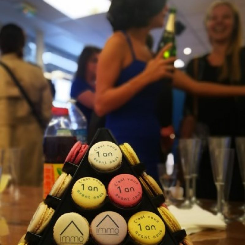 Pyramide macarons cocktail